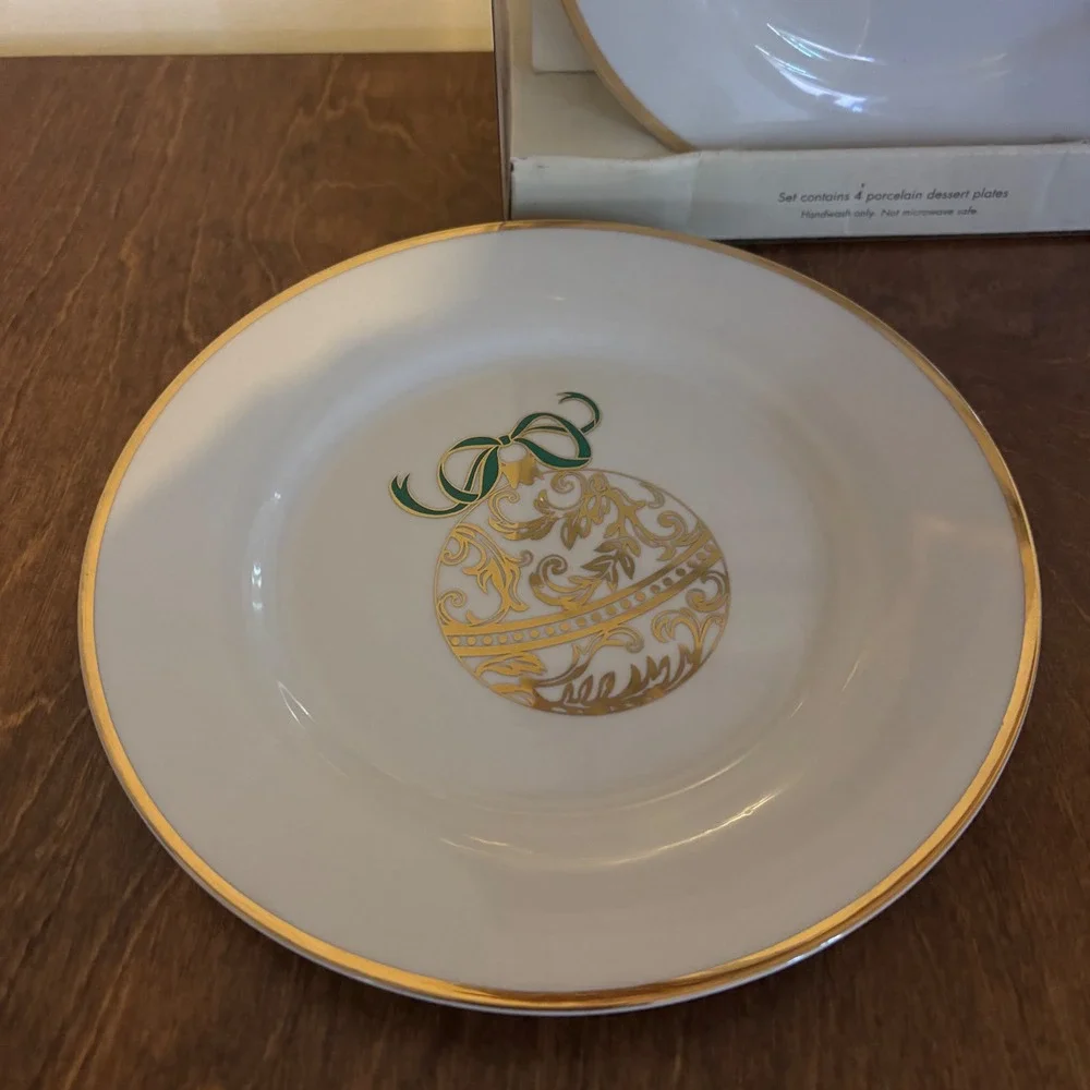 Pier 1 Dessert Plates Holiday Set of 4 White Gold New Open Box - Picture 2 of 5